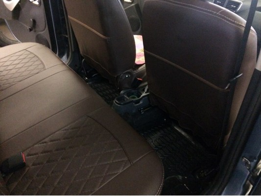 Авточехлы на Nissan Terrano Авточехлы на Nissan Terrano